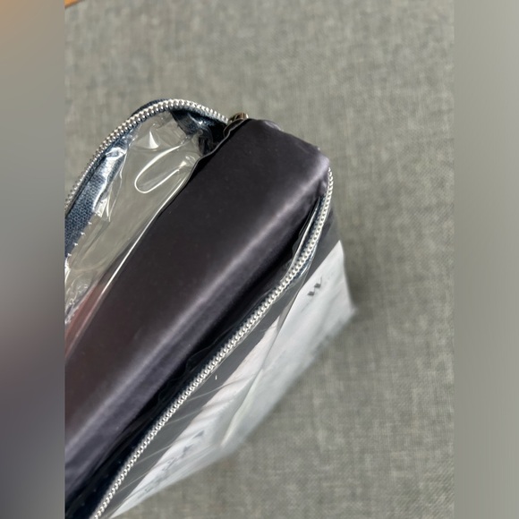 Wamsutta Egyptian Cotton Pillowcases - Gray Blue - Picture 3 of 4